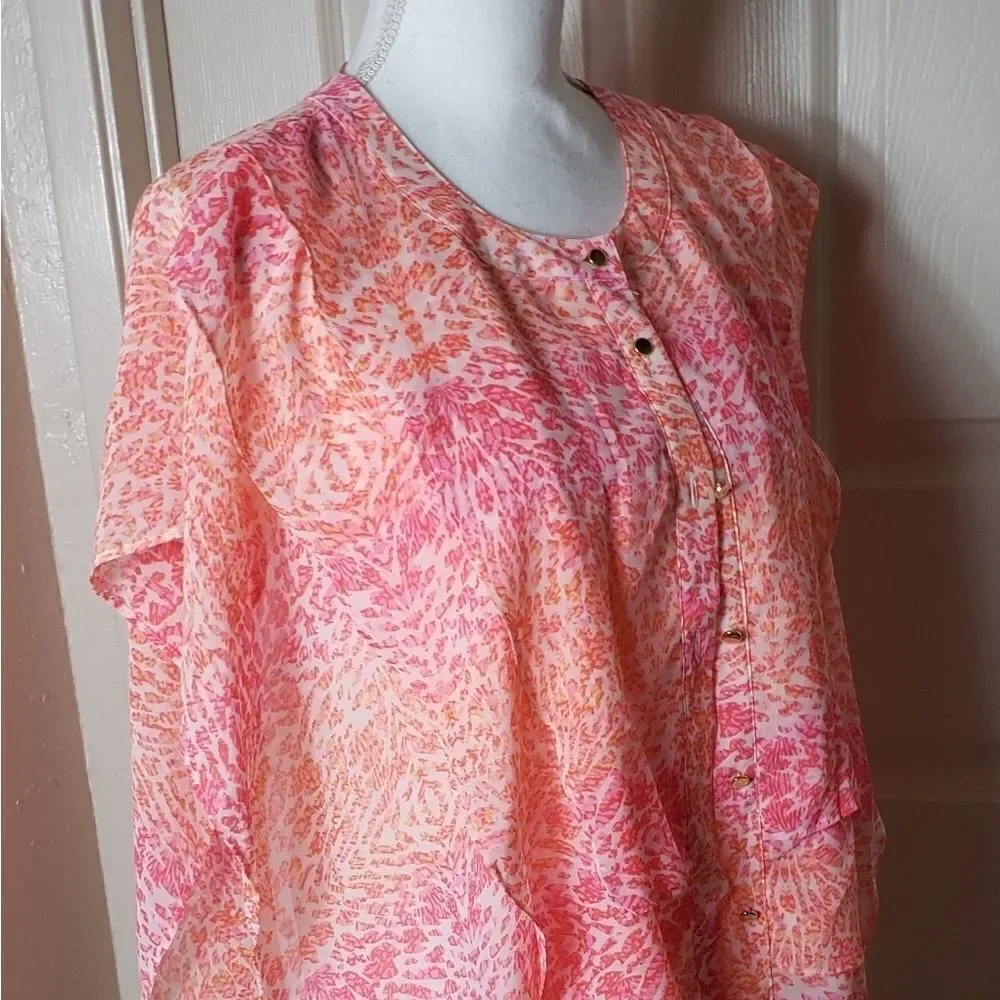Sleeveless summer blouse